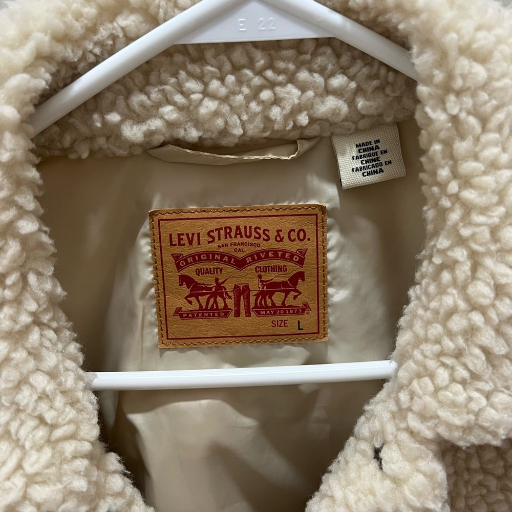 Levi's Beige Sherpa Jacket - Picture 2 of 3